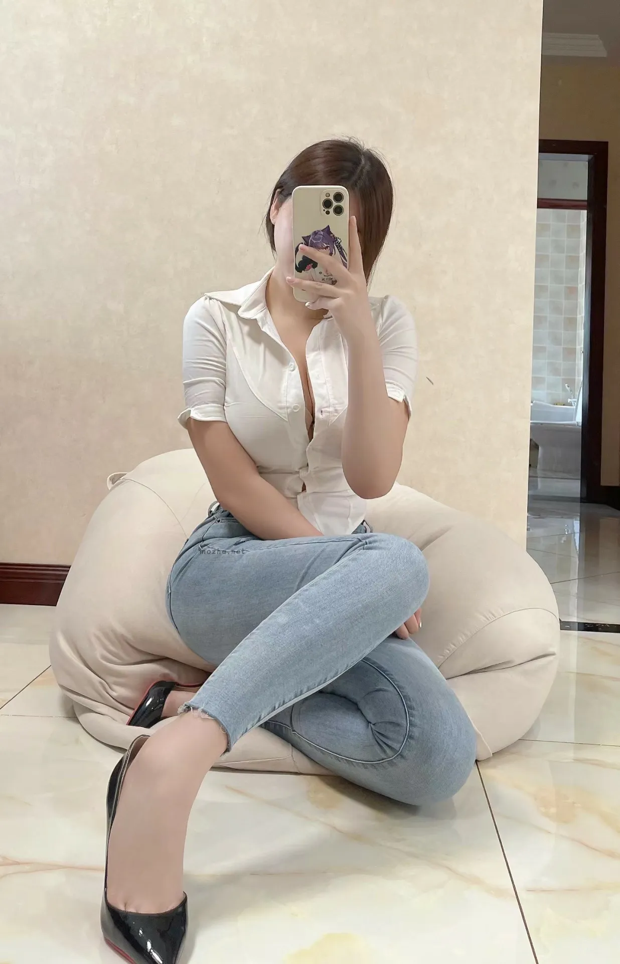 奶宝妹纸 – 高跟配牛仔【27P】